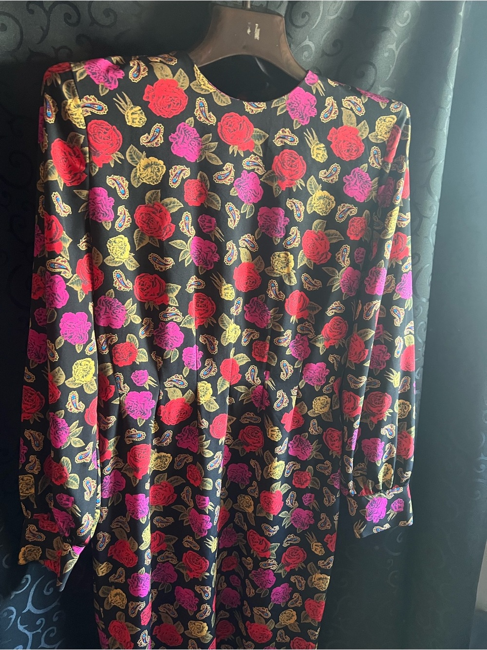 Vintage 80s Floral Long Sleeve Shift Dress in Black with Red, Pink & Gold Roses